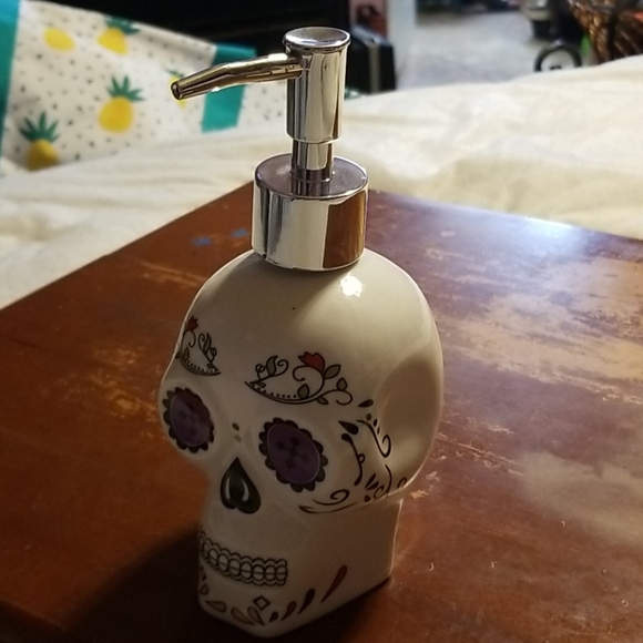 Sugar skull ceramic dispenser - Picture 3 of 3